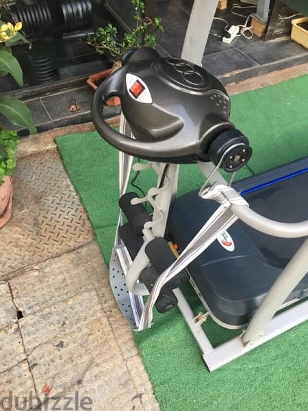 treadmill with vibration like new heavy duty very good quality 6