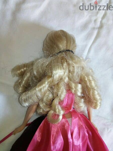 SLEEPING BEAUTY -AURORA Disney original as new doll curly hair=15$ 3