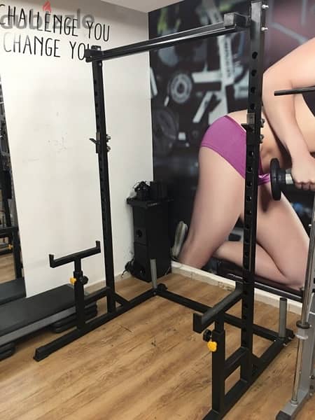 squat and bench rack like new heavy duty very good quality 1