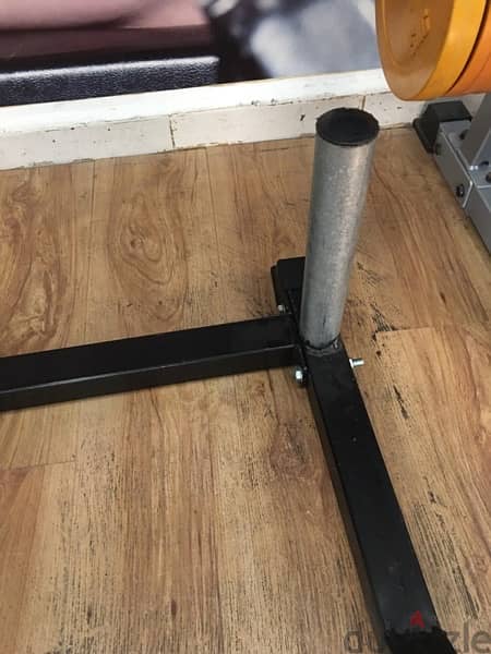 squat and bench rack like new heavy duty very good quality 4