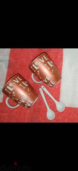 gift set 4pcs 2 mugs & 2 spoons 1