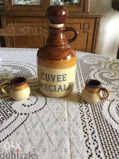 Carafe en poterie