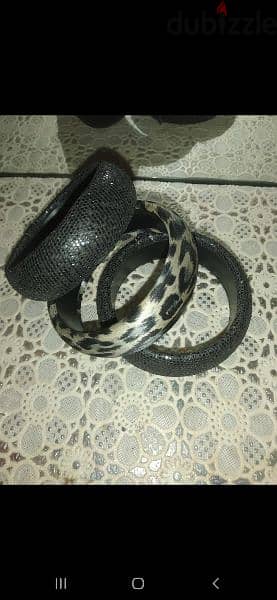 bracelet 2= 10$ bracelets high quality 2 black and 1 leopard 3