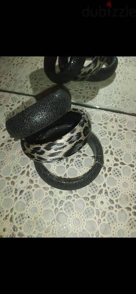 bracelet 2= 10$ bracelets high quality 2 black and 1 leopard 4