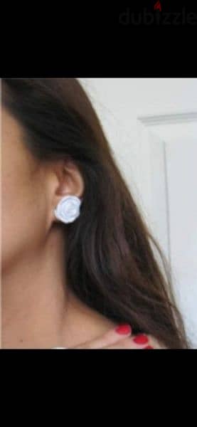 earrings 3 earrings = 7$ flower 6 colours 2