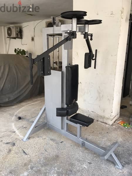 seated pec rear delt machine like new 70/443573 RODGE 5