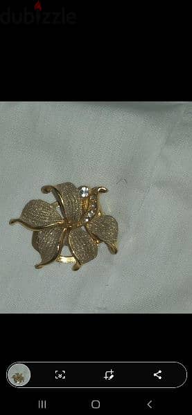 brooch gold flower  1=7$ or 3=15$ 2