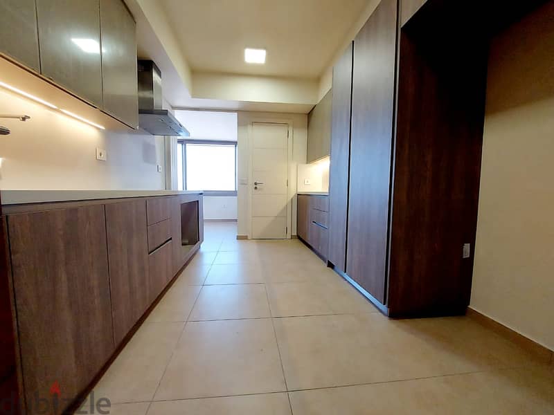 RA22-967  Apartment for rent in Beirut,Hamra, 250 m2, $2666 cash 3