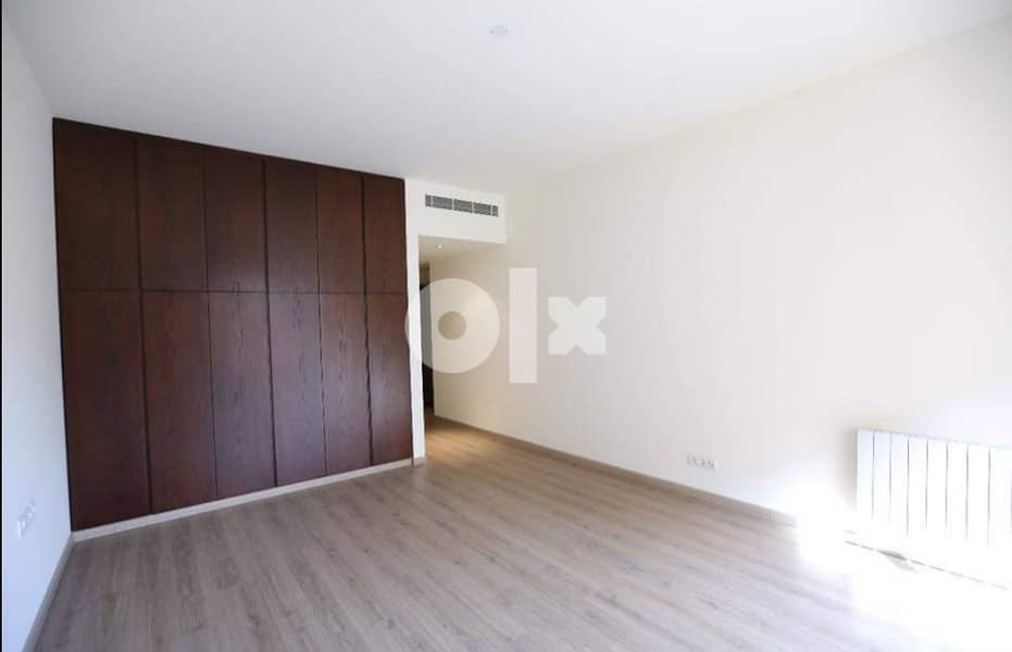 L07455 - Spacious modern apartment for rent in Achrafieh 6