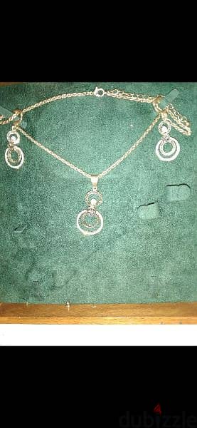 set necklace and earrings gold toned 3