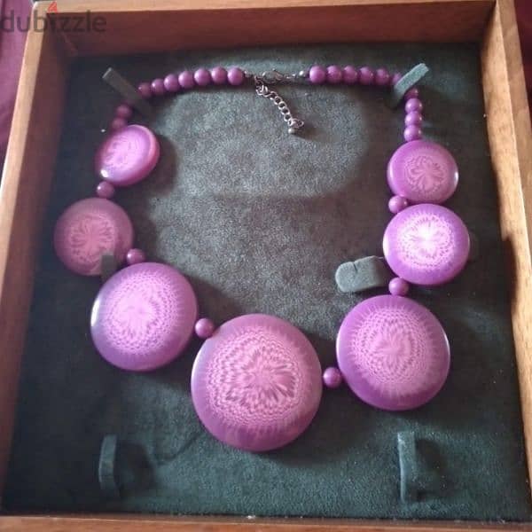 necklace purple or black 1