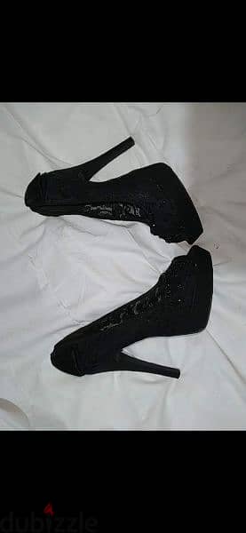 high heels Chinese Laundry size 39/40 worn once 16