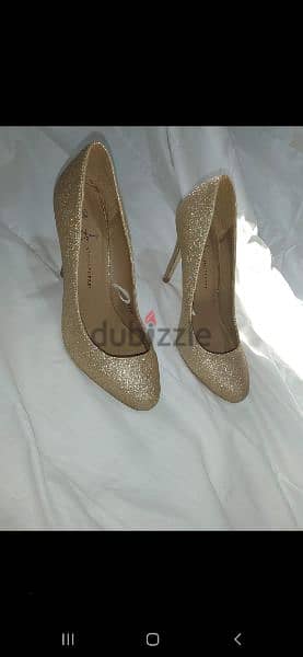 shoes gold stiletto round front 38/39 used once 2