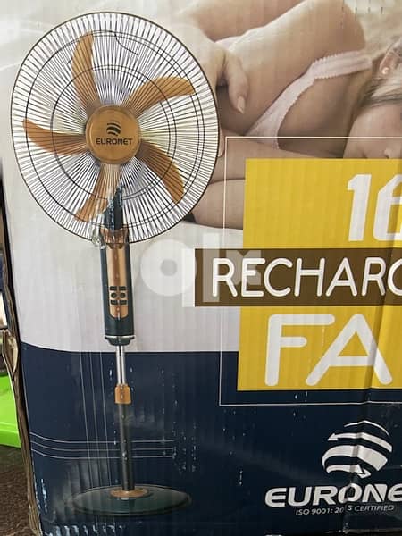 rechargeable fan 18 inch and 16 inch 4