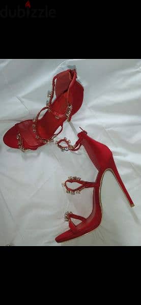 available red or nude sandals 39/40 6
