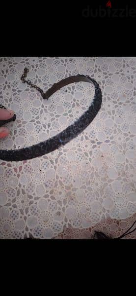 necklace choker black 2=10$ sequined or green army 11