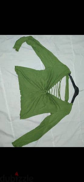 top shreded back green top s to xxL  1=7$ or 3=15$ 2