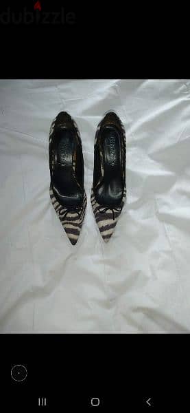 women shoes used shoes 39/40  2= 15$ 5