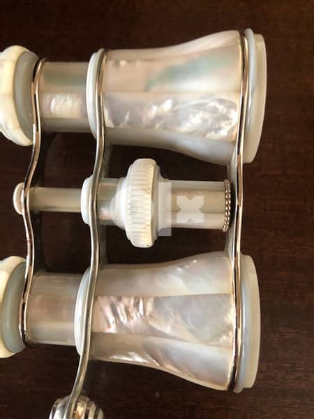 Mother of pearl opera glasses . 4