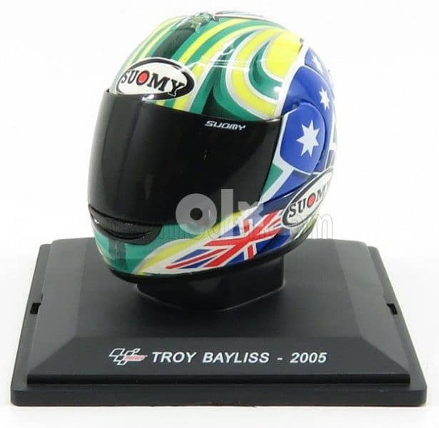 Troy Bayliss Moto GP (2005) Helmet plastic model 1:5 3