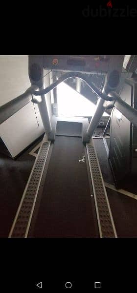 Life fitness treadmill like new 1