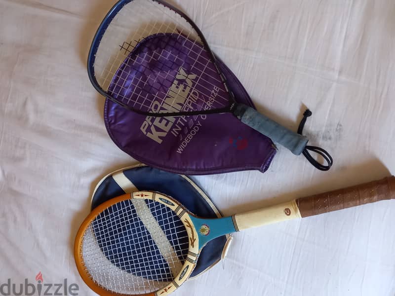 2 Chinese rackets 0