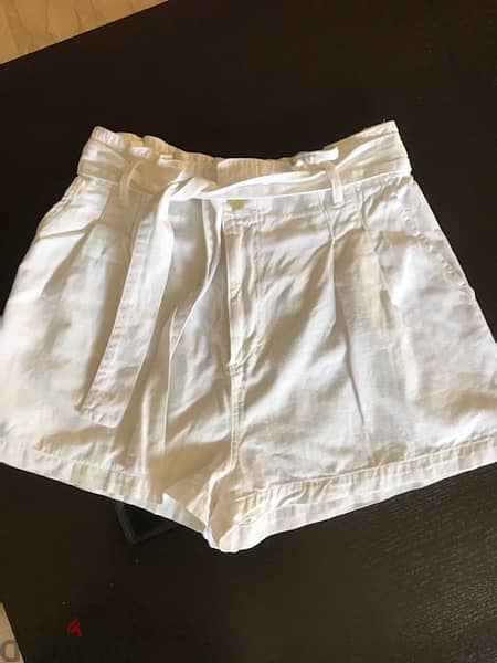 2  shorts L fits Medium white stradivarius Black Bershka 0