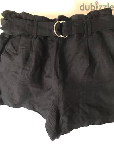 short L fits Medium assir  Black Bershka