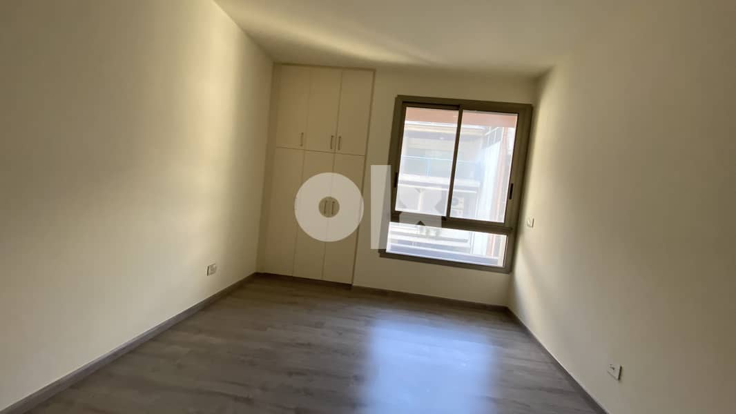 Full-floor Apartment For Sale in Hamra شقة للبيع في  في حمرا 4