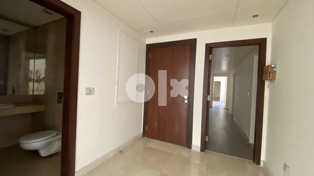 Full-floor Apartment For Sale in Hamra شقة للبيع في  في حمرا 7