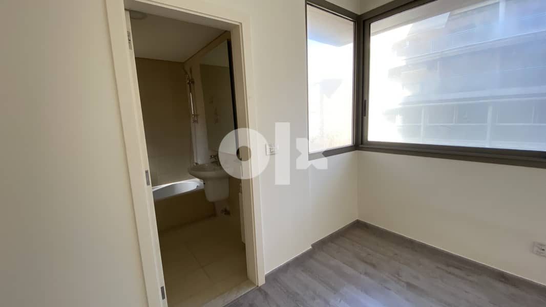Full-floor Apartment For Sale in Hamra شقة للبيع في  في حمرا 9