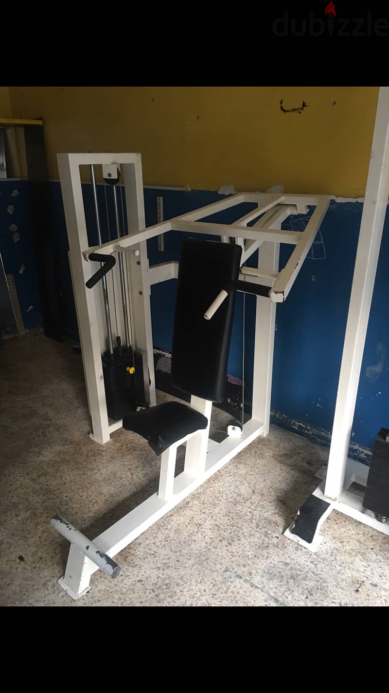 shoulder press machine like new we have also all sports equipment 1