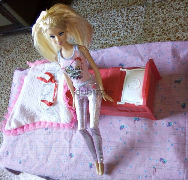 Barbie HOUSE VACATION Mattel2010 great doll flex legs +Bed +BLank=25$ 1