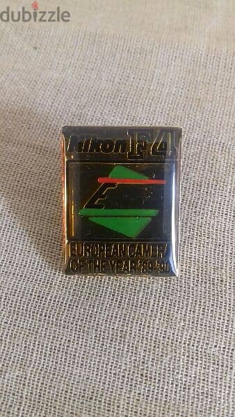 Vintage "Nikon" pin. 0