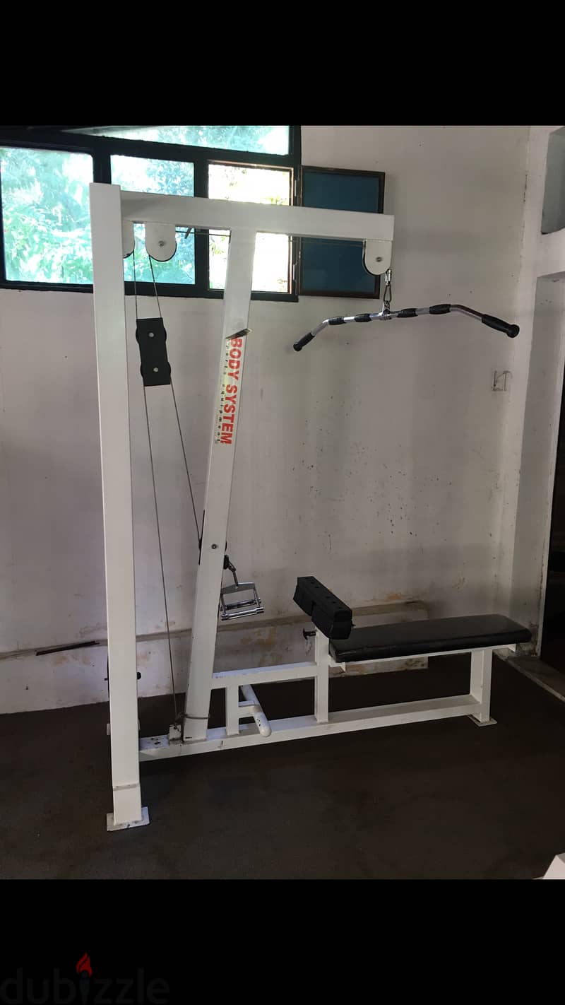 lat pull down and row machine like new 70/443573 RODGE 1