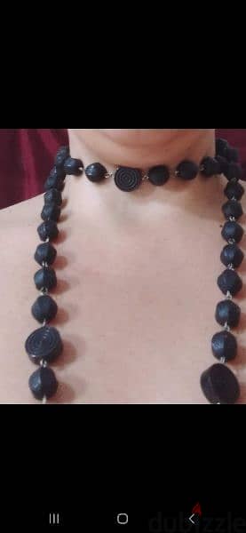 necklace 2 models necklace beads black 1