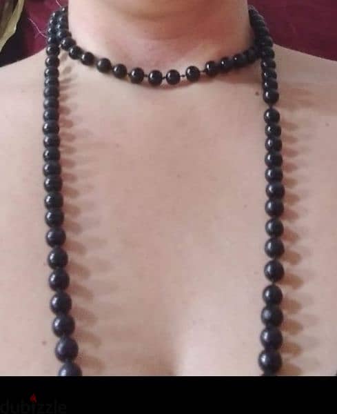 necklace 2 models necklace beads black 2