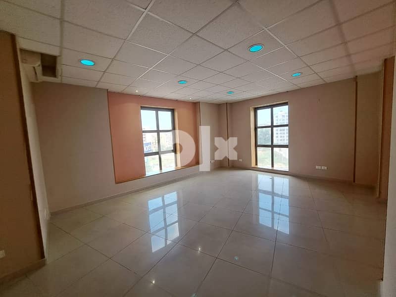 L09591- Decorated Spacious Office for Rent in Dekweneh 4