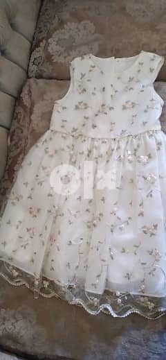 Girl Dress almost new  brand  from 6 to 9 years old. Very special 0