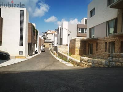 450sqm villa with swimming pool for sale in Freikeh - Kornet el Hamra