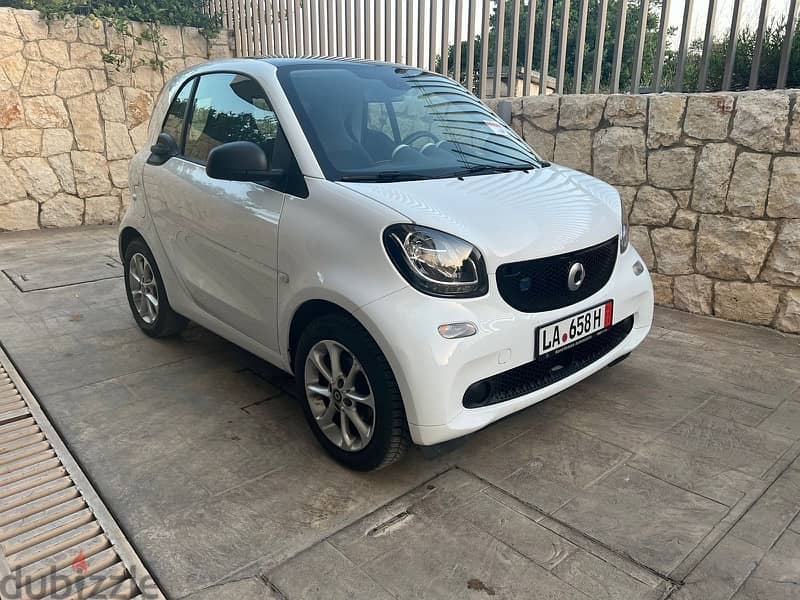 smart fortwo eq electric 2018 full options from germany!white in black 3