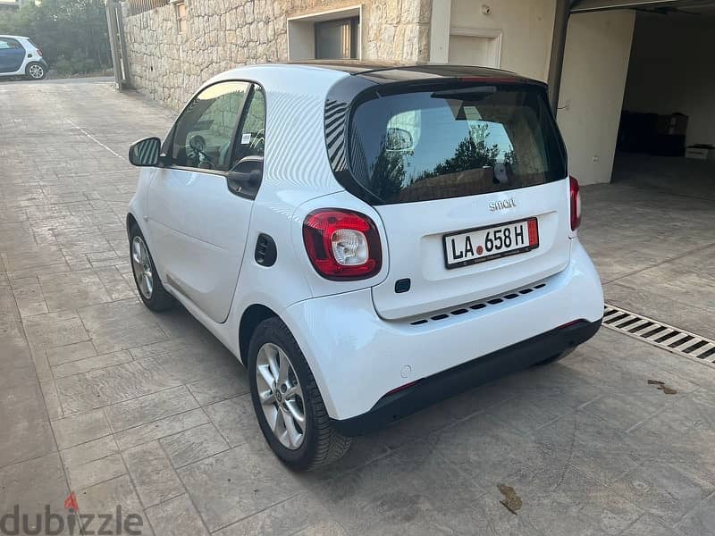smart fortwo eq electric 2018 full options from germany!white in black 4