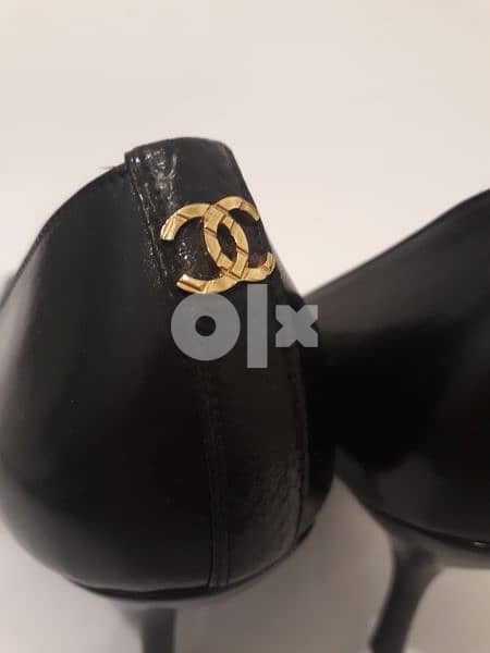 Authentic Chanel black leather pumps 4