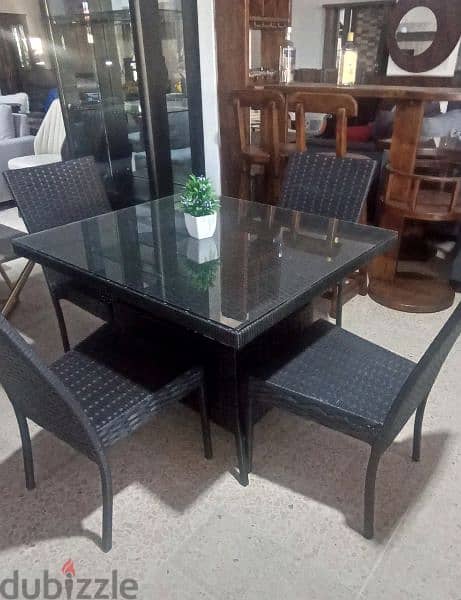 table resine with 4 chairs.  طاولة رزين مع اربع كراسي 2