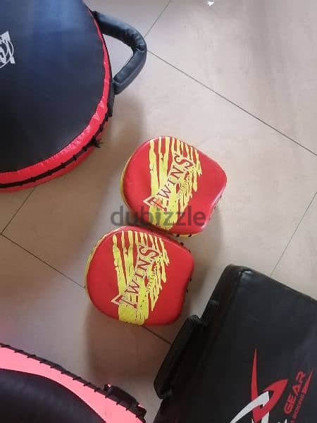 Like new muay thai training equipment 81701084 4