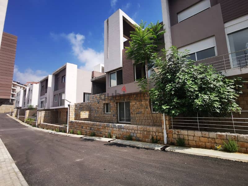 Private 230sqm Duplex + 88sqm roof + terrace in Kornet el Hamra 1