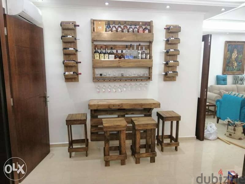 Creative Pallet bars with stands بار خشب مع ستاند طبلية 0