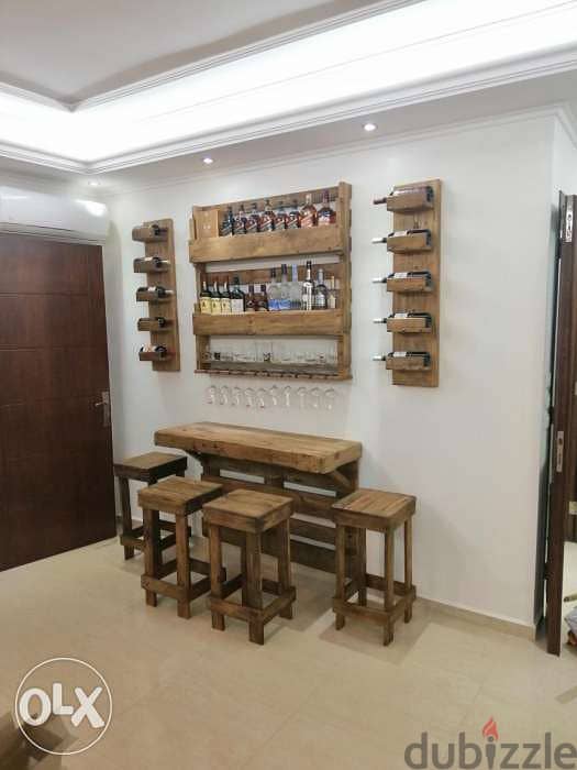 Creative Pallet bars with stands بار خشب مع ستاند طبلية 6