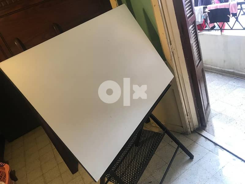 Drawing Table طاولة رسم 2