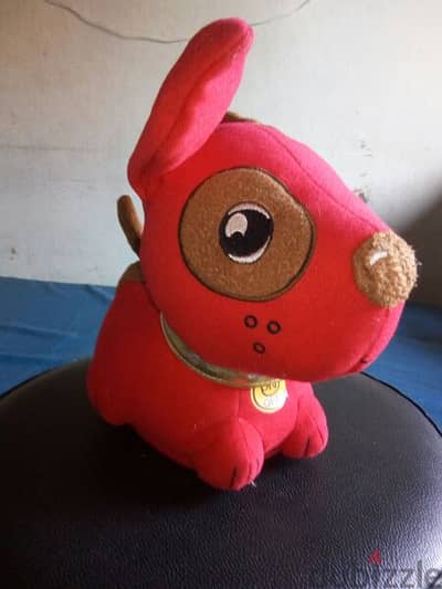 YAKI MECHANISM Red Dog BARKS &MOVES medium Toy his height 20 Cm=18$